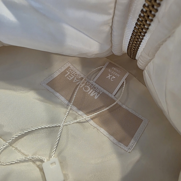 Michael Michael Kors Women's Bone / Off White Puffer Quilted Vest Size 2X Like N - Picture 16 of 16